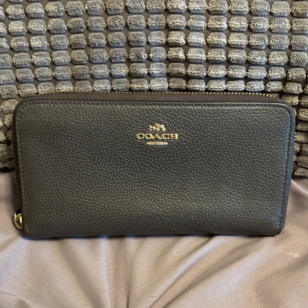 Coach Black Leather Zip Wallet